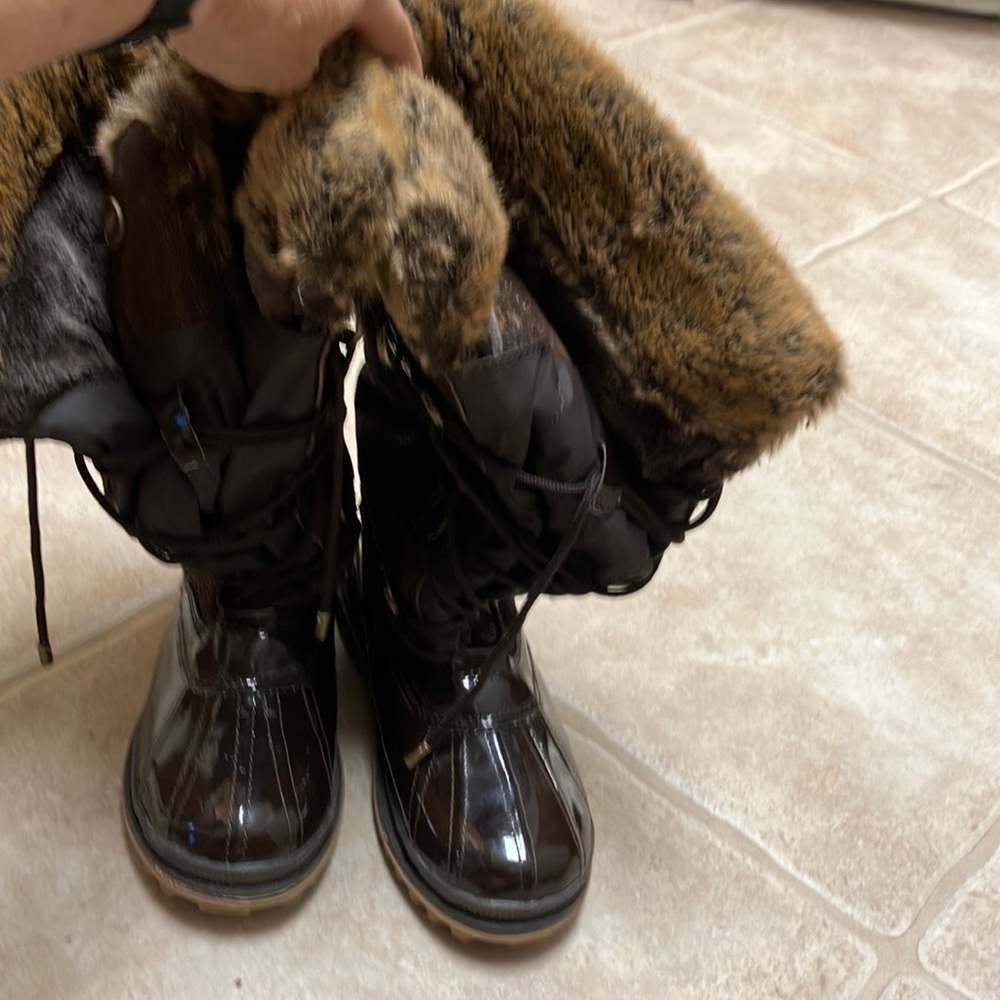 Never worn very warm boots